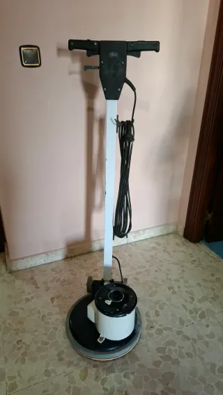 Pulidora y abrillantadora de suelos