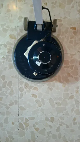 Pulidora y abrillantadora de suelos