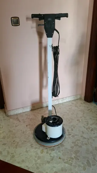 Pulidora y abrillantadora de suelos