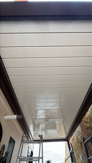 Pérgola bioclimática retráctil