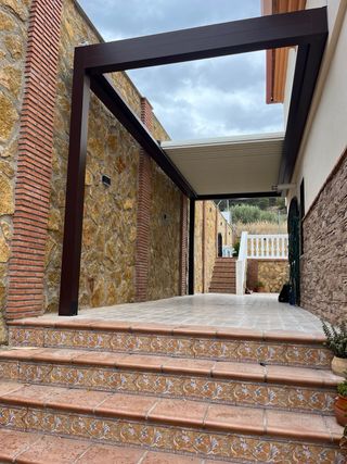 Pérgola bioclimática retráctil