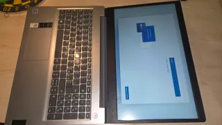 Lenovo IdeaPad 3 15" + Carry Bag 8GB RAM | 256Gb