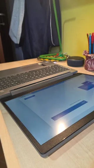 Lenovo IdeaPad 3 15" + Carry Bag 8GB RAM | 256Gb