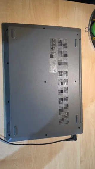 Lenovo IdeaPad 3 15" + Carry Bag 8GB RAM | 256Gb