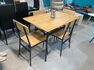 Mesa comedor con 4 sillas madera y metal