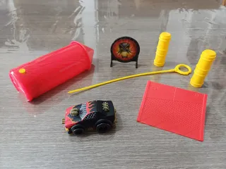 Macchinina con accessori