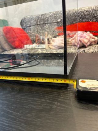 Pecera negra y transparente