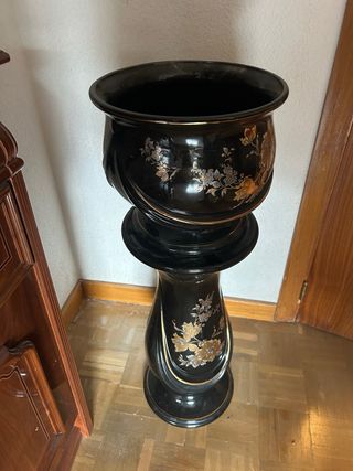 Jarrón vintage negro y dorado