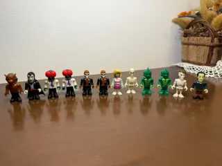 Figuras Monstruos y Zombies