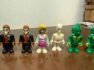 Figuras Monstruos y Zombies