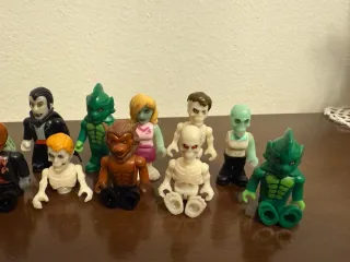 Figuras Monstruos y Zombies