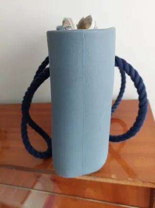 Bolso O Bag azul con interior estampado