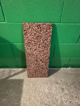 Pieza de granito decorativa