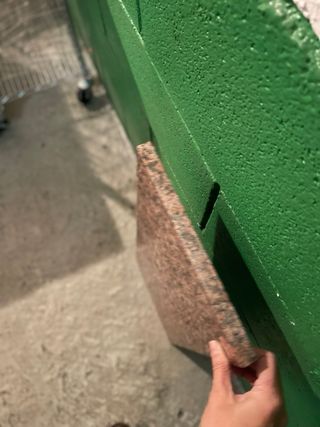 Pieza de granito decorativa