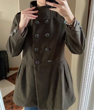Abrigo verde militar botones