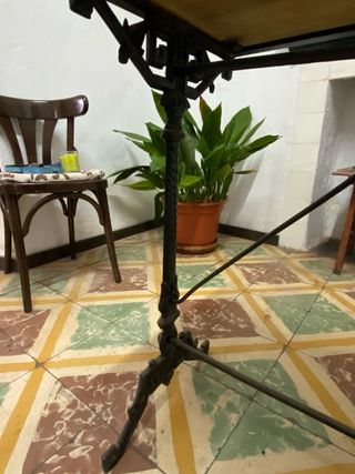 Mesa antigua hierro y mármol