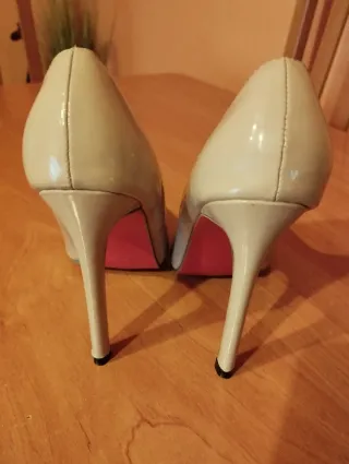 Zapatos rep Louboutin Beige