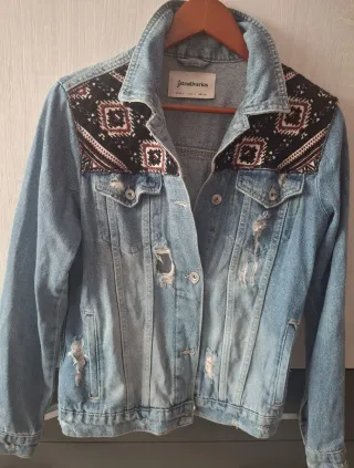 Chaqueta tejana con estampado étnico