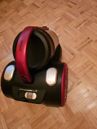 Aspiradora Ciclónica Roja y Negra