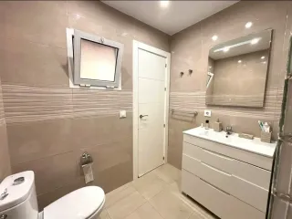 ¡CASA ADOSADA EN VENTA EN EL ZABAL!