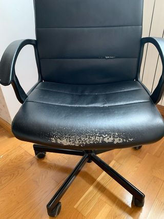 Silla de oficina negra