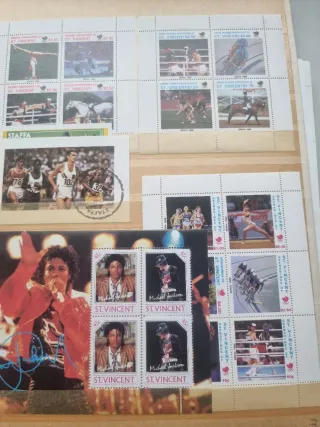 1800 sellos +hojas bloque y minipliegos.