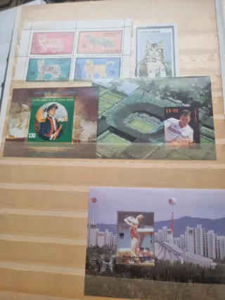 1800 sellos +hojas bloque y minipliegos.