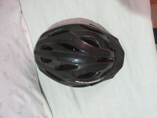 Casco de bicicleta rojo