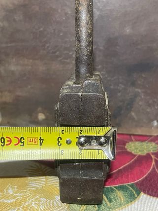 Candado antiguo con llave
