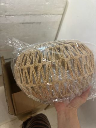 Lámpara colgante de yute tejida