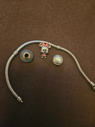 Pulsera Pandora con charms