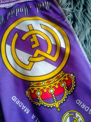 Bufanda Real Madrid CF Morada año 2000