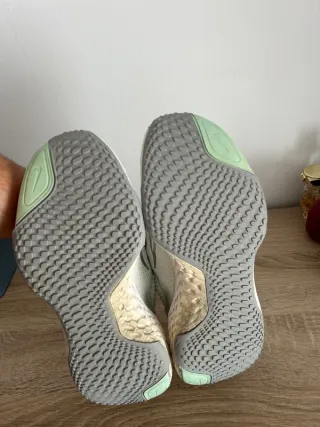 Nike Invincible 2 Verde/Blanco