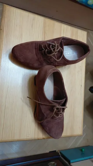 Zapatos de ante marrones