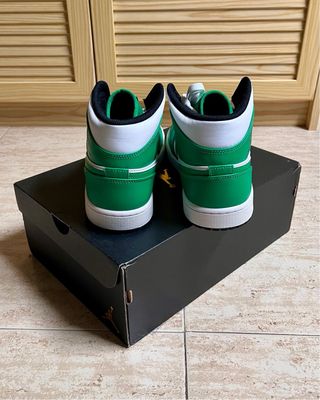 Jordan 1 Mid Green
