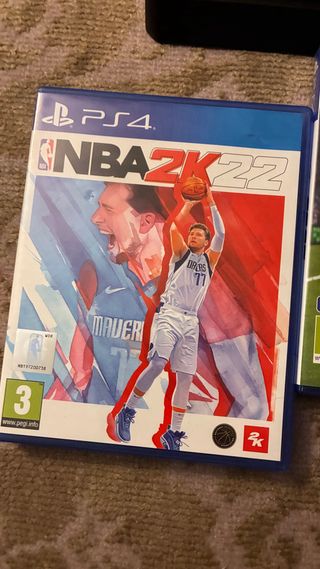 PS4 Slim 500 GB + 2 mandos + 2 Juegos