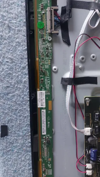 TV Haier 32 LED LCD - Piezas