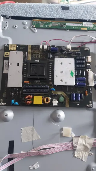 TV Haier 32 LED LCD - Piezas