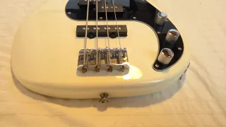 Bajo Fender Precision Bass Blanco