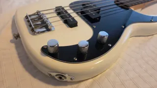 Bajo Fender Precision Bass Blanco