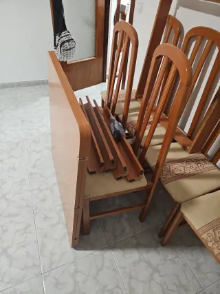 Mesa y 6 Sillas Comedor