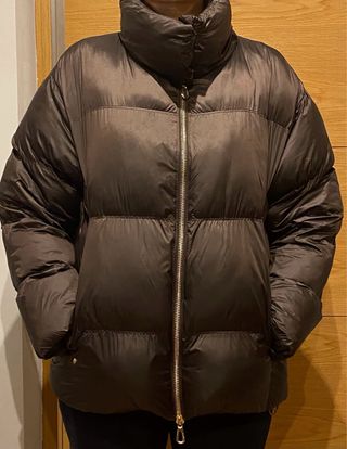 Mochila Daniel Chong Rosa y Verde y abrigo