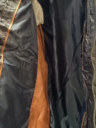 Abrigo acolchado hombre negro