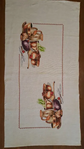 Runner e centrino ricamati