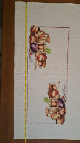 Runner e centrino ricamati