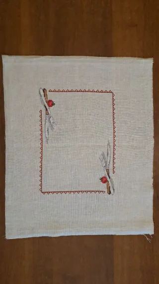 Runner e centrino ricamati