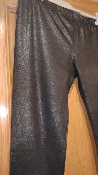 Leggings plateados brillantes