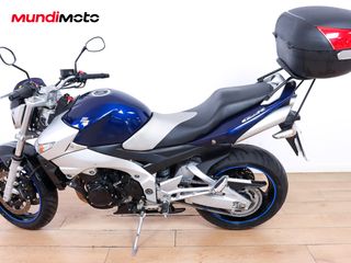 SUZUKI GSR 600