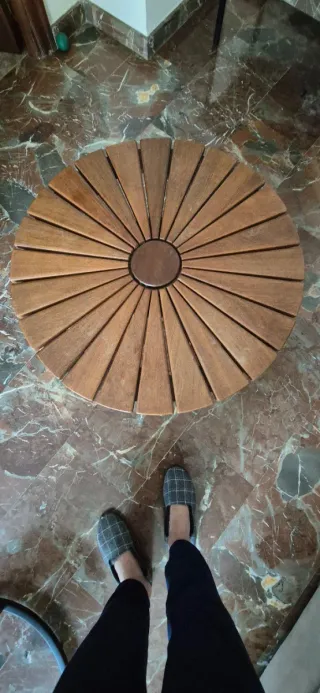 Mesa de centro redonda de madera de teka