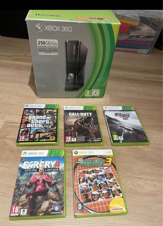 Xbox 360 + 5 juegos + 2 mandos